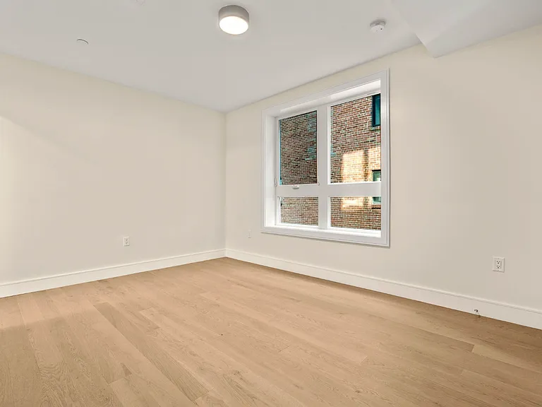 301 Border St #402 — Photo 12