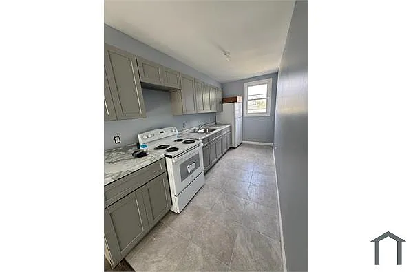 Building Photo - 161 Wright St #2