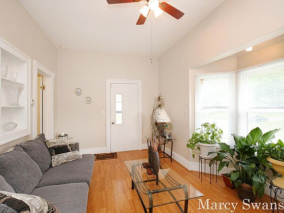 3rd image of 2300 Camden Ave SW