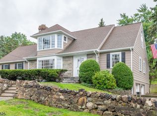 55 Sunset Ave, Verona, NJ 07044