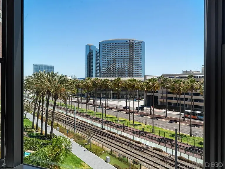 500 W Harbor Dr #504 — Photo 14