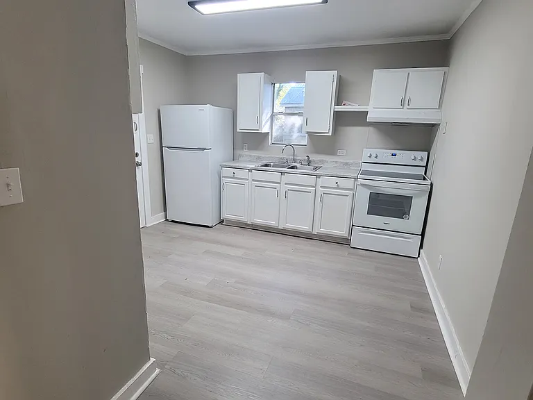 1647 S Saint Andrews St #2 — Photo 7
