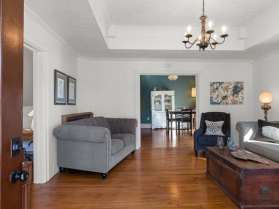 5th image of 302 N Polk St