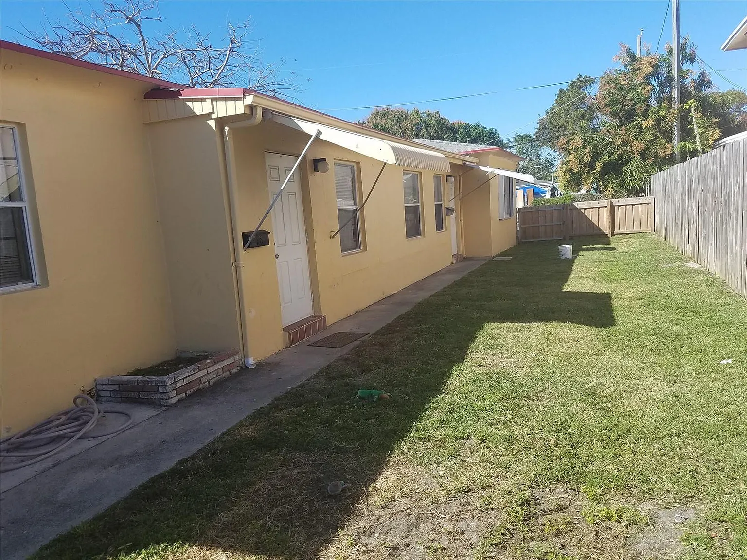 2 bed, 2.0 bath, 2172 sqft, $1,900 — Photo 2