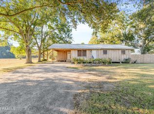 821 Chemin Agreable Rd, Youngsville, LA 70592