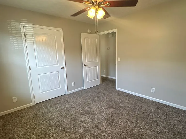 479 Indian Springs Cir — Photo 16