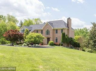 10623 Vale Rd, Oakton, VA 22124