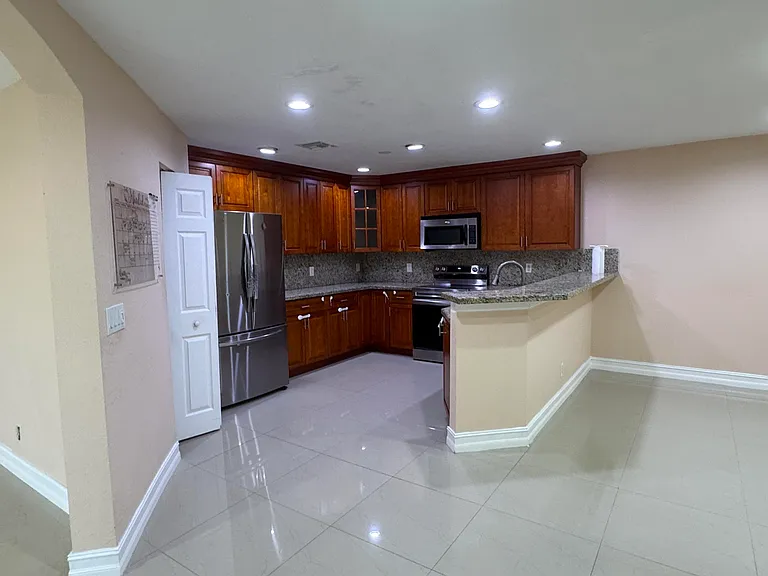 6457 Adriatic Way — Photo 8