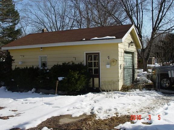 3rd image of 122 W May St