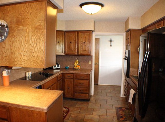 5th image of 216 E 89th St