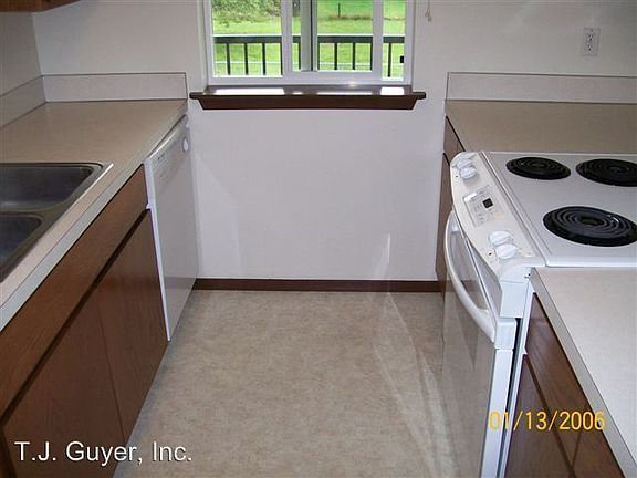 4th image of 302 South St APT 9