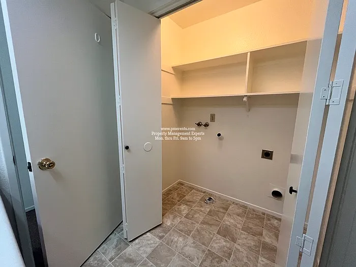 6019 Carolina Cir — Photo 16