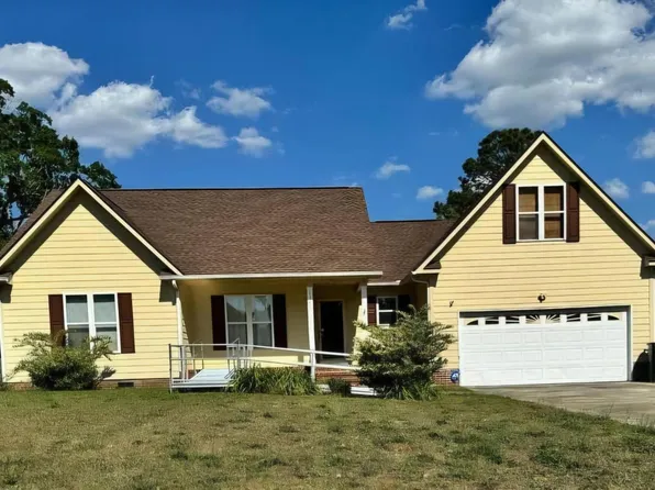 1347 Oak Knolls Dr, Fayetteville, NC 28314