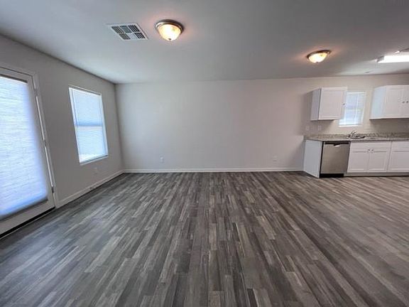 5th image of 544 Citrus St