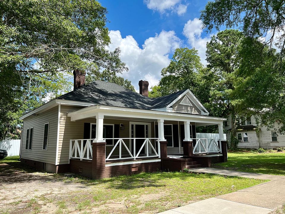 1st image of 210 Paris Ave