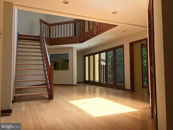 5th image of 1325 Darnall Dr