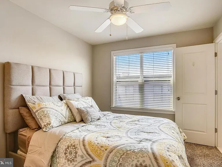 2908 Penny Ln — Photo 10