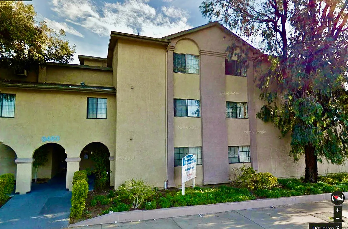 Laurel Canyon Apartments — Photo 1