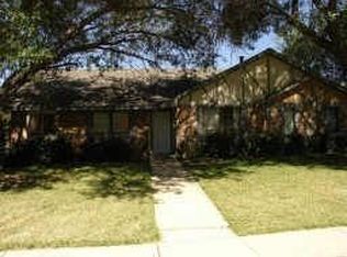 1425 Lincoln Dr, Carrollton, TX 75006