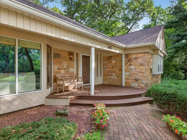 1 May Hill Lane, Dix Hills, NY 11746