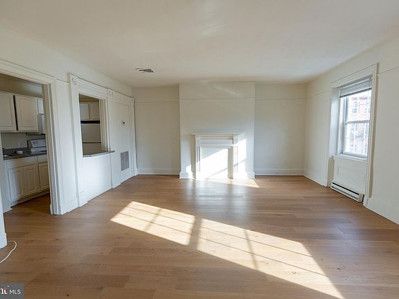 4th image of 427 Vine St APT 6