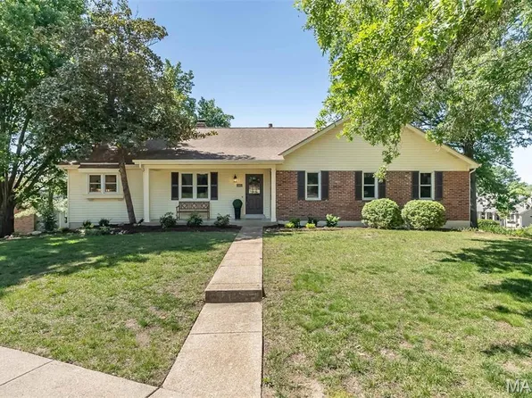 1903 Farm Valley Dr, Chesterfield, MO 63017