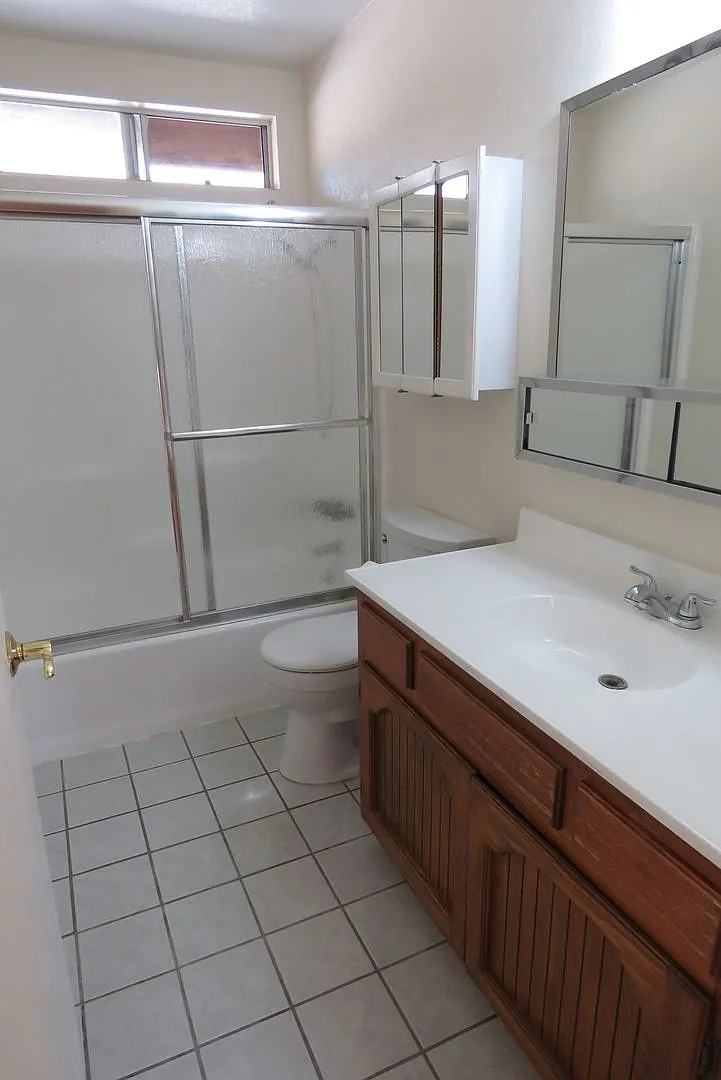 1/2 Acre and All Tile! — Photo 4