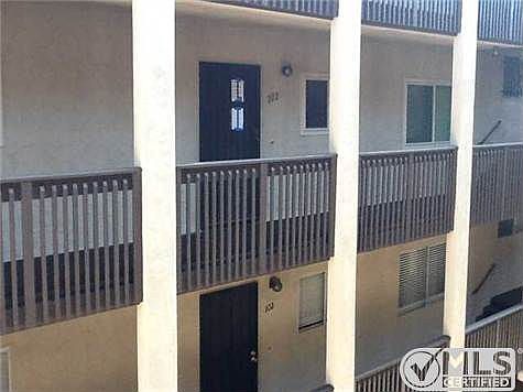 5th image of 2530 Clairemont Dr Unit 202