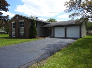 2 Rye Ct, Bolingbrook, IL 60440