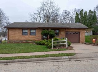 1950 Scenic View Dr, Dubuque, IA 52001
