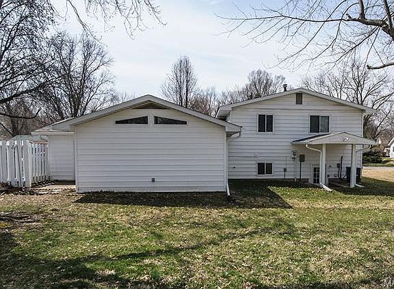 4th image of 6 Blackwood Ln