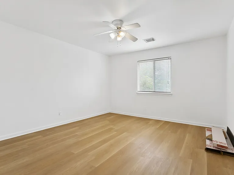 210 Laceleaf Ln — Photo 19