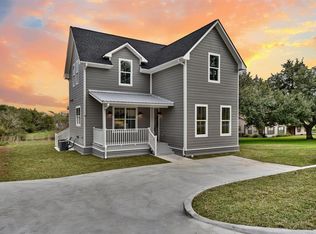 361 N Holland St, Bellville, TX 77418