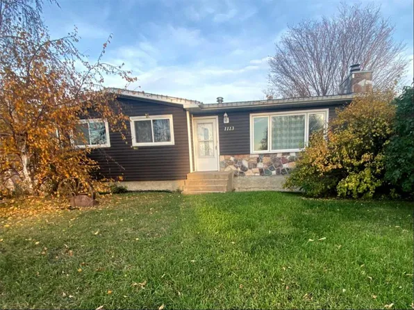 1113 W 14th St, Wainwright, AB T9W 1E8