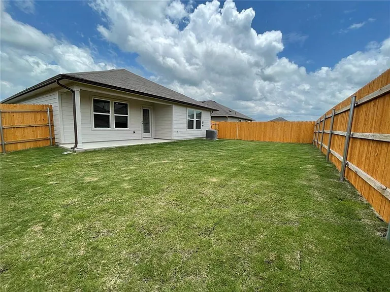 128 Hazel Grv — Photo 21