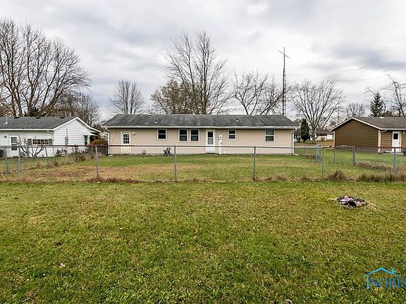 4th image of 613 Wood Dr