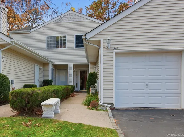 345 Colonial Circle, Manorville, NY 11949