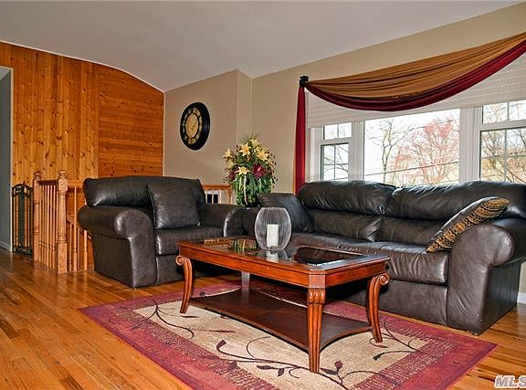 5th image of 50 Crestwood Ln
