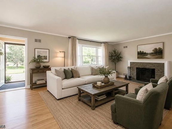 4th image of 318 Highland Ave