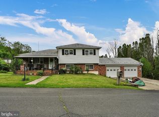 1050 E Donna Rd, Orwigsburg, PA 17961