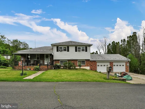 1050 E Donna Rd, Orwigsburg, PA 17961