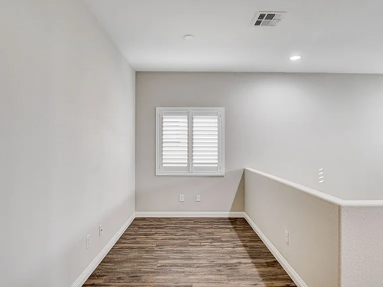 9634 Volk Ave — Photo 36