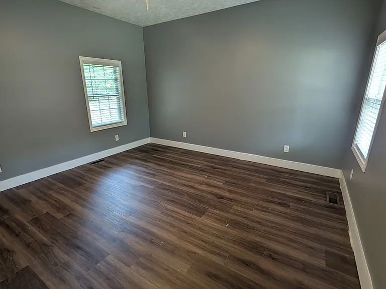 202 Marshall St — Photo 7