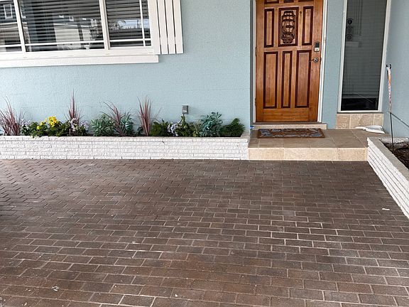 5th image of 170 Curlew St