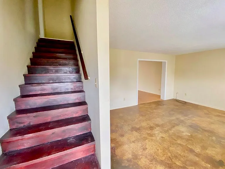 5666 Hinton Pl — Photo 3