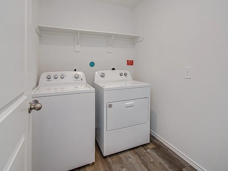 6111 Grove Of Pines St — Photo 7