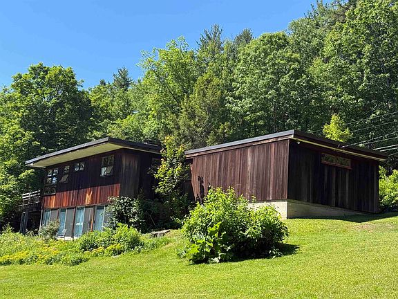 2nd image of 211 Pleasant Valley Road