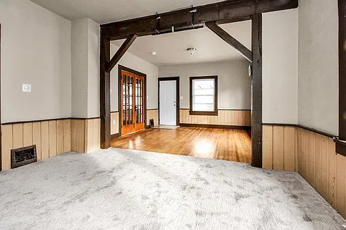 335 N Gordon Ave Photo 1