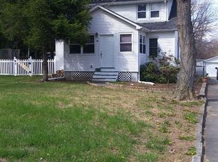 48 Ridge Rd, Oak Ridge, NJ 07438