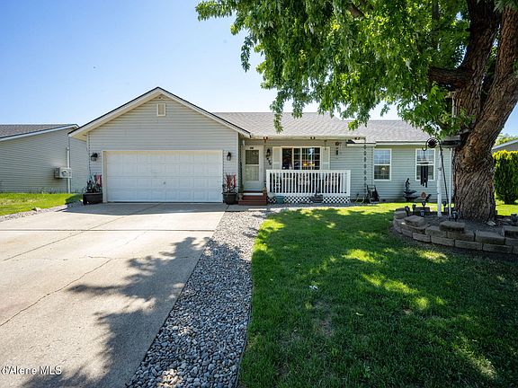 2nd image of 3670 E Jordan Dr
